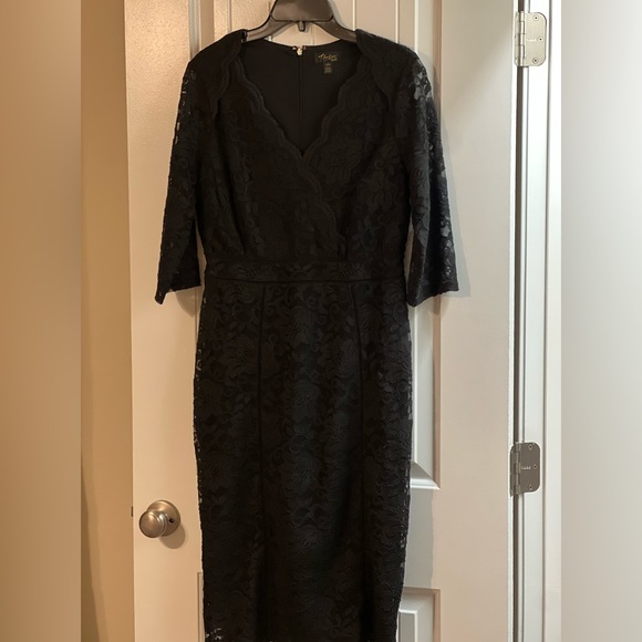 Black Lace Dress shin Length Medium - Picture 2 of 4